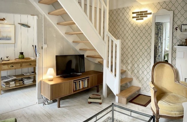 Small gîte in beautiful grounds 1.5km from the beach