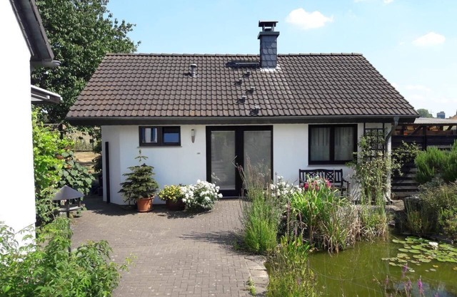 Small holiday home in Hermülheim with garden