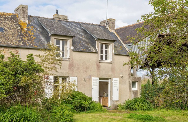 Small House 5 Minutes from the Beach by Car with Private Terrace and Garden