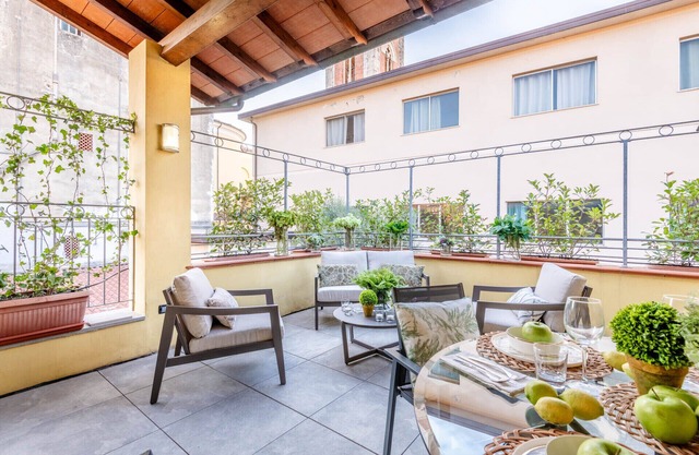 Smart Apartment with Terrace and Parking in Lucca