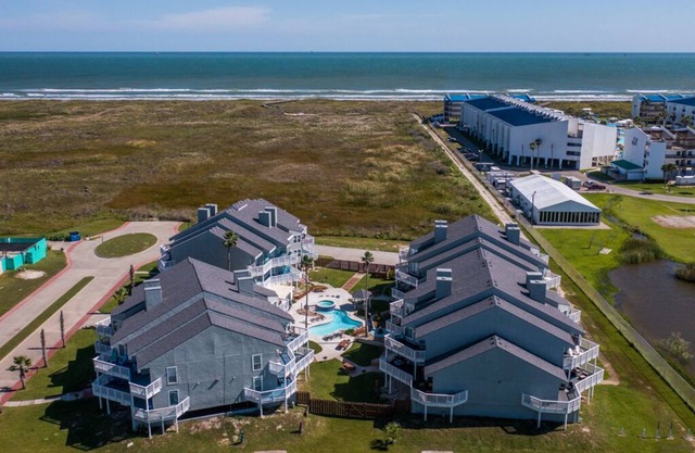 Smiling Jacks Escape | Pet Friendly, Shared Pools!