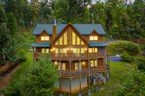 Smokey's Lodge