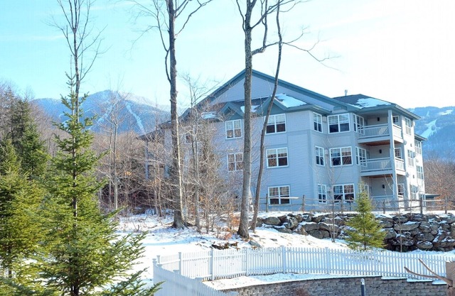 Smugglers Notch with 2 bedrooms - Ski in, ski out