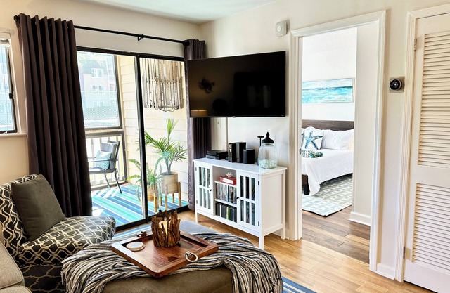 SNOWBIRDS! Villa on lovely Hilton Head Island with screened porch, fitness room