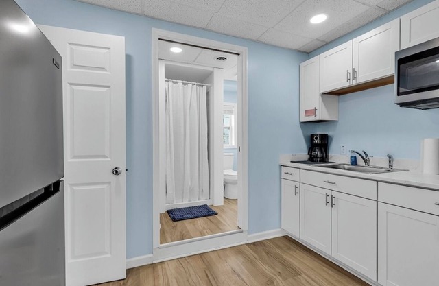 SNOWBIRDS WELCOME! AFFORDIBLE! 1-bdrm efficiency unit in Oceanside Village