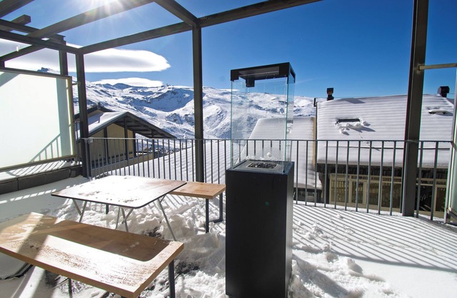 SnowGranada Hight Level Galatino