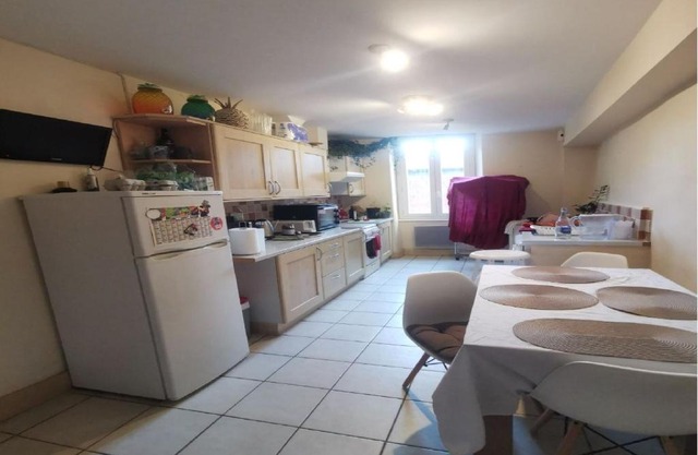 Snug holiday home in Saint Chinian with fireplace