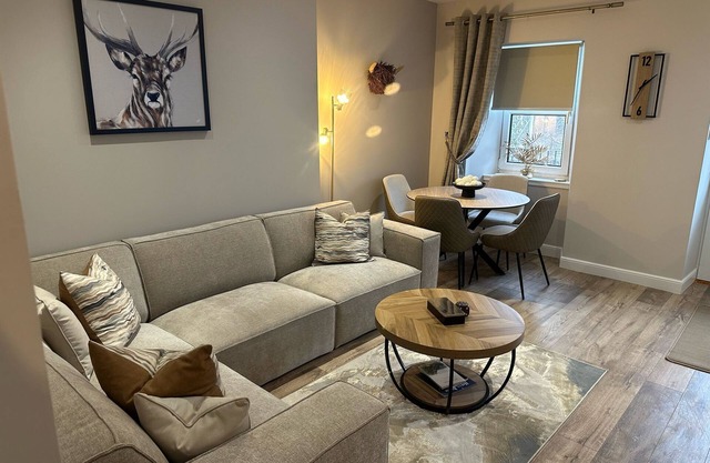 Snug Modern Home in Bridge of Allan