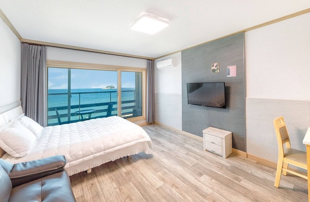 Sokcho Bird Island Pension
