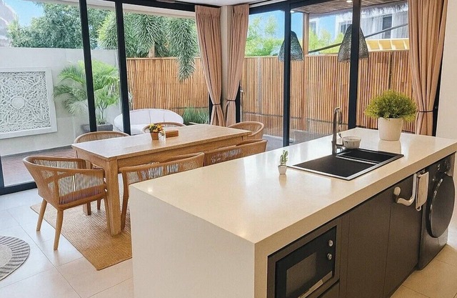 Sol Villa Kammara 9 Luxury 4BR Canggu Villa with Swimming Pool