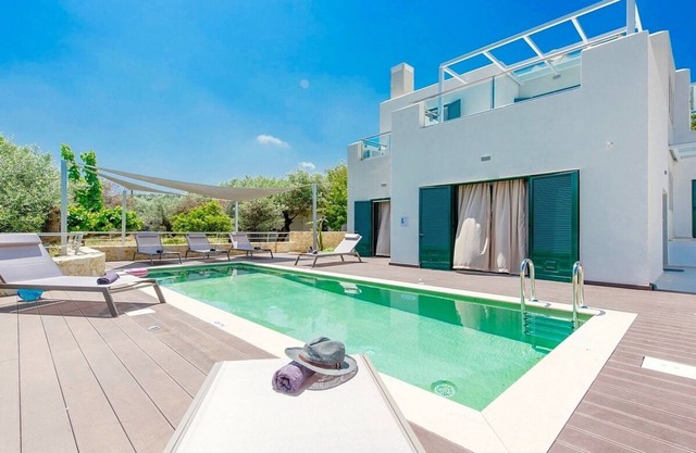 Sophisticated & Modern with Private Pool in the Picturesque Village of Gerani, 500 m to the Beach!