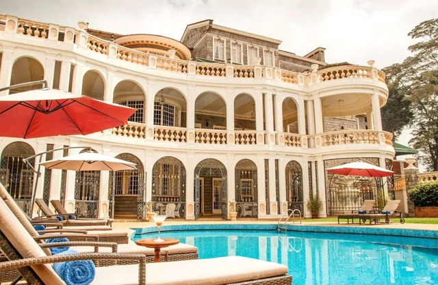 Sophisticated Room Near Pool and Gardens – Perfect for Relaxation