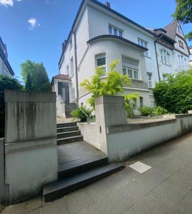 Souterrain Wohnung in einer Stadtvilla