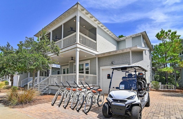 Southern Attitude | 4BR/4.5BA Luxury Home | Golf Cart, Bikes & Resort Pools