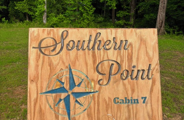 Southern Charm Sardis cabin 2-bedrooms with A/C, WiFi, and satellite TV