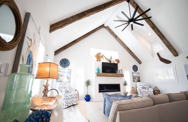 Southern Charm SML - DREAM house! 3 minutes from Bridgewater Plaza.