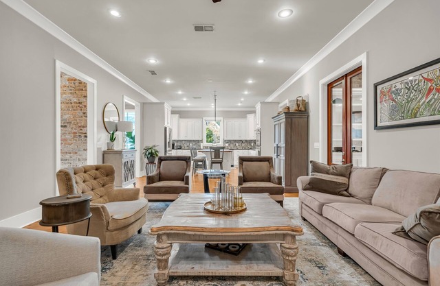 Southern Laurel House | 5BR Game-Day Retreat Near MSU