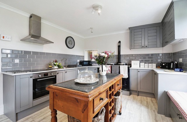 Southford Farm - a house that sleeps 10 guests in 5 bedrooms