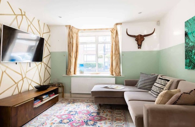 Southwick Sanctuary S