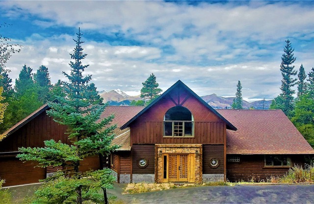 Space Wrangler Lodge ~ Luxury Breckenridge Retreat