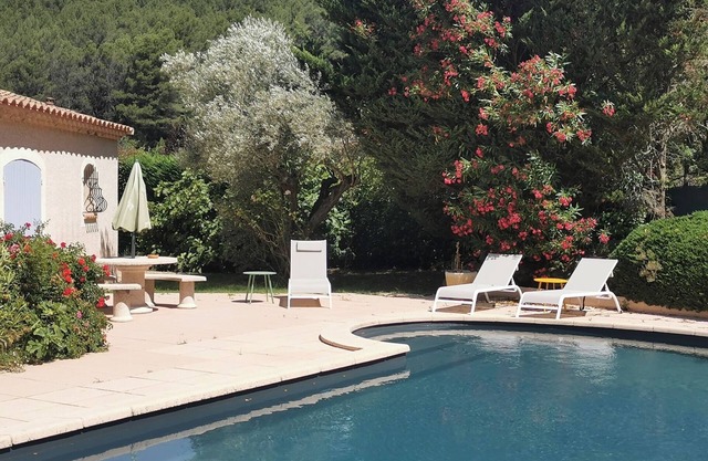 Spacieuse Villa au Calme Avec Piscine Privée