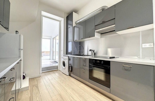 Spacieux 6 personnes avec terrasse Caluire