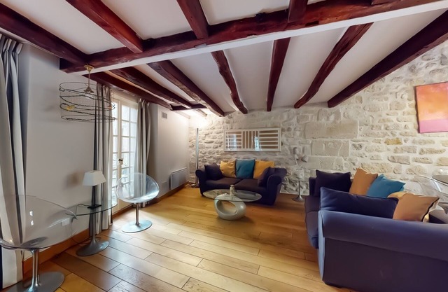 Spacieux Appartement de 2 Chambres à Notre Dame