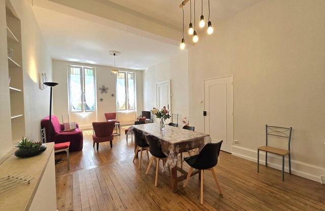 Spacious Historic Home with Rooftop Terrace in Villefranche-du-Périgord