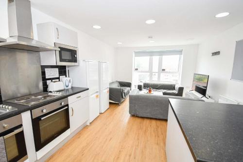 Spacious 13 Bedroom Apartment in Liverpool