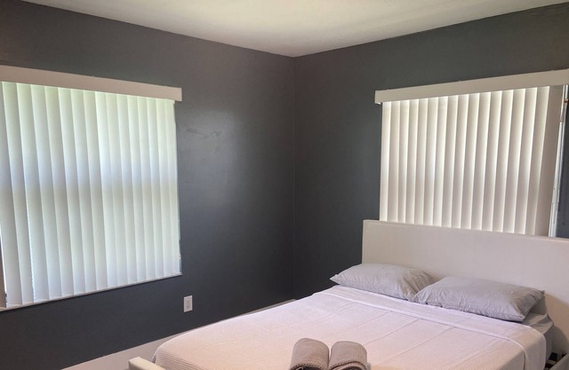 Spacious 2/1 with private gated parking
