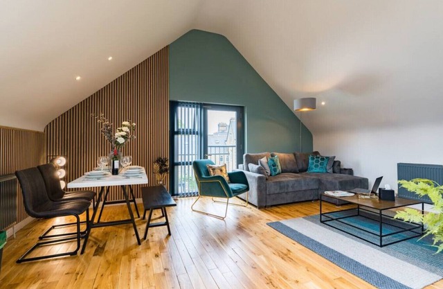 Spacious 2 Bed Loft Apartment