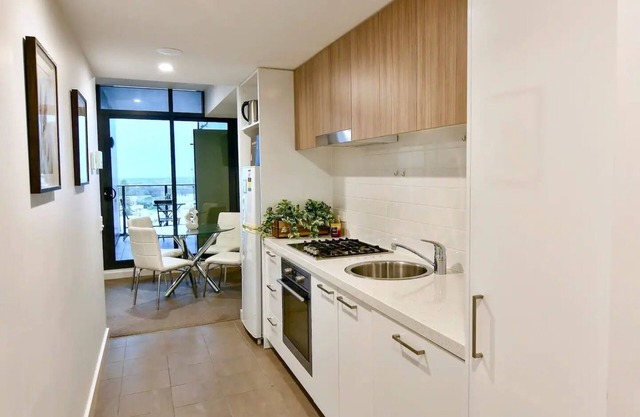 Spacious 2bed Apt With Netflix+wifi +pool+bbq+