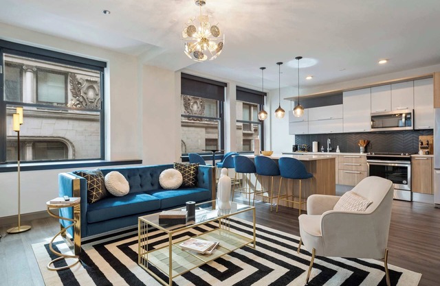 Spacious 2BR in The Loop + 5-Star Comfort
