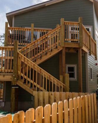 Spacious 2nd story loft with awesome views