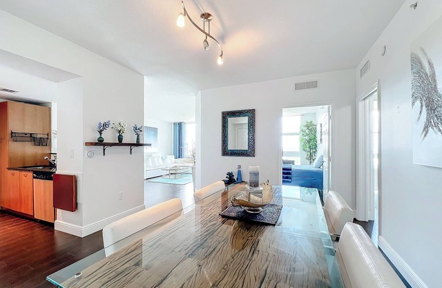 Spacious 3-bedroom apartment in nice Boynton Beach: fitness room, Pool + more