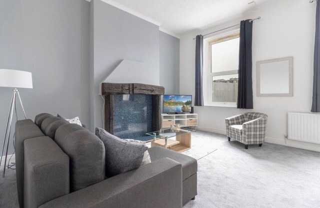 Spacious 3 bedroom flat