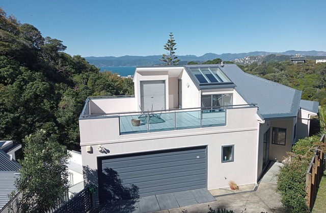 Spacious 3 bedroom home with spectacular views