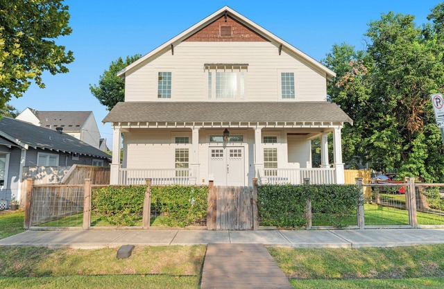 Spacious 3-bedroom house in the Heights