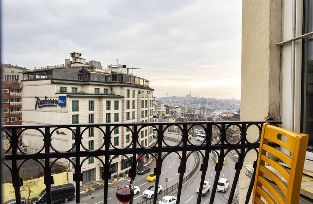 Spacious 3BR Flat w/Magnificent views near GALATA TOWER & ISTIKLAL AVENUE