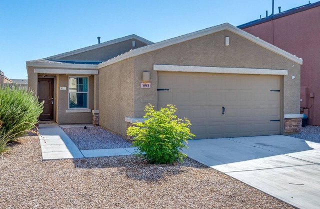 Spacious 3BR Home, 2BA, Sleeps 6
