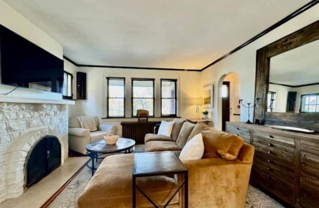 Spacious 3BR Home w/Movie Theater!nn