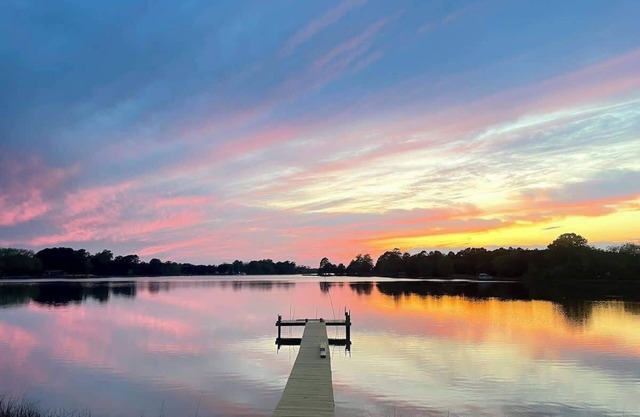 Spacious 3BR w/Dock on Working Farm w/Pool Table