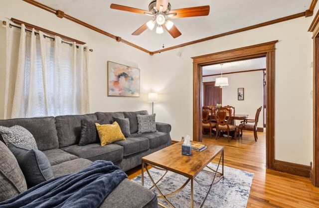Spacious 4 BDRM w/Onsite Parking & A/C!