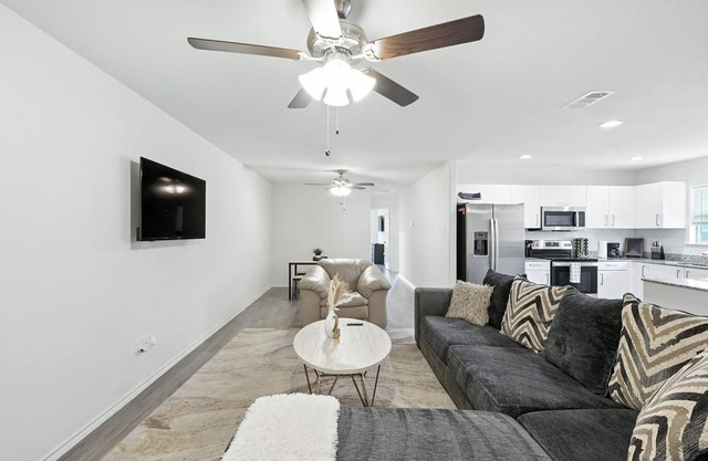 Spacious 4-Bedroom Home Near Six Flags & Family Attractions!