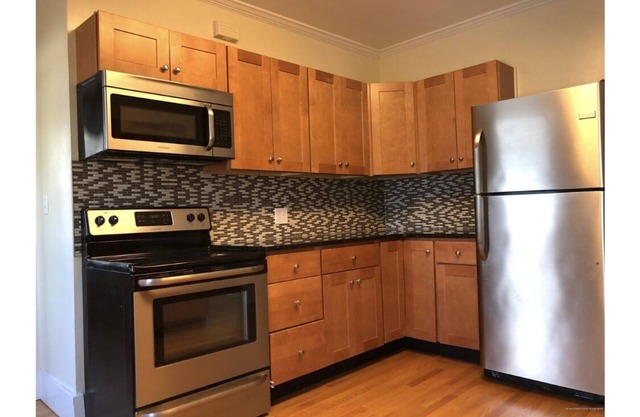 Spacious 4 Bedroom, 2 Full Baths, Walkable Neighborhood! Close to Breweries!