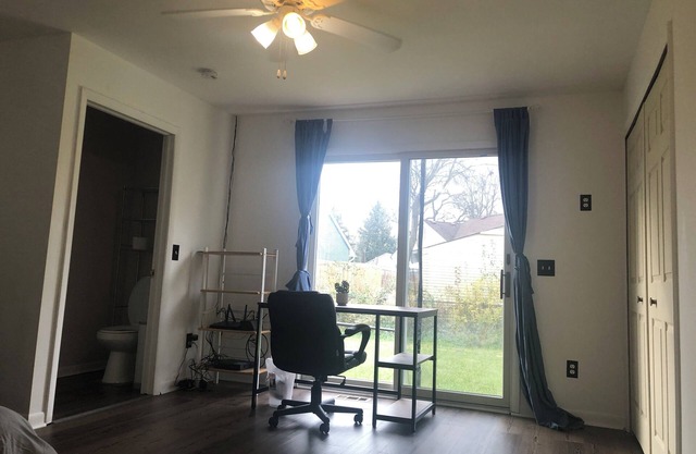 Spacious 4-bedroom house in charming Ann Arbor with AC, WiFi
