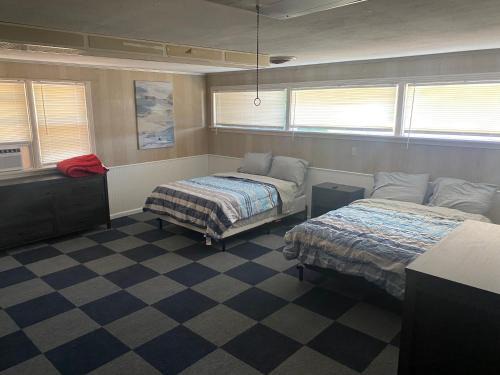 Spacious 4 Bedroom Home with 5 Beds near Interstate 40 in Amarillo, TX