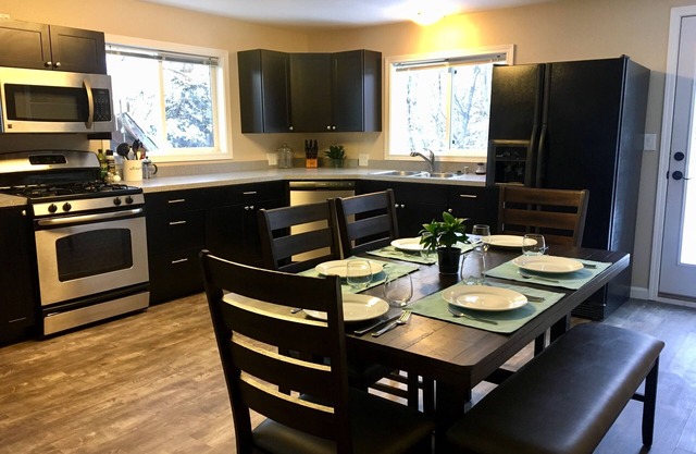 Spacious 4 bedroom in midtown