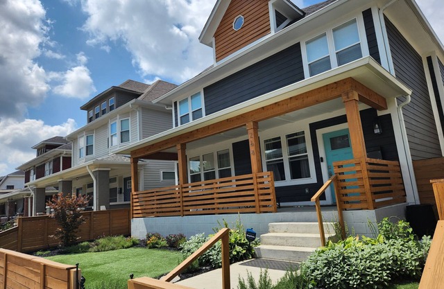 Spacious 4-bedroom house with AC and WiFi in charming Indianapolis