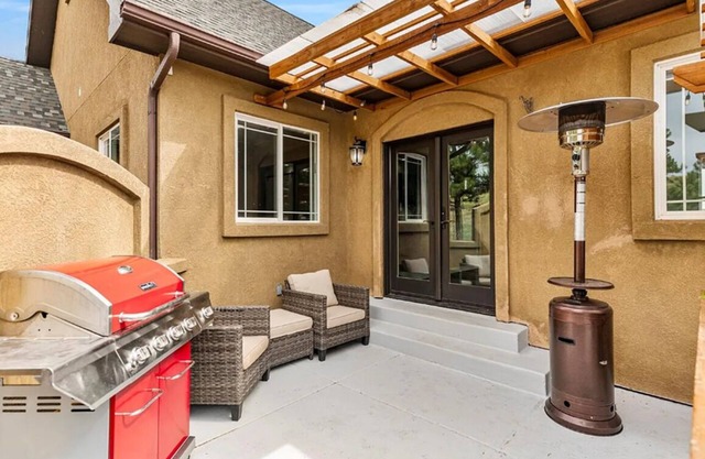 Spacious 4b/3b Resort Home w/Indoor Pool, Sauna & Fitness room, Lake George, CO